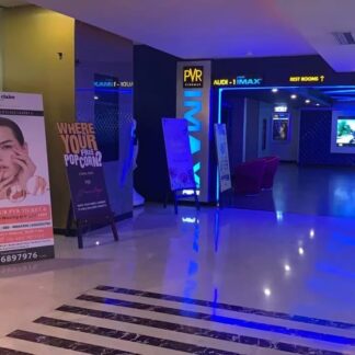 Standee